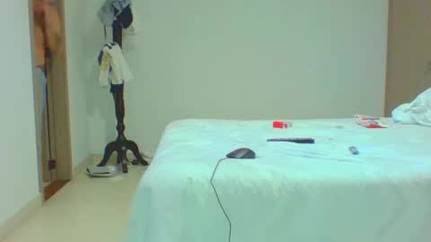 Snapshot of vergagolosa22 chatting on March 3, 2:15 am vergagolosa22 online show from March 3, 2:15 am