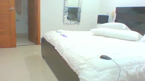 Snapshot of vergagolosa22 chatting on October 9, 3:48 am vergagolosa22 online show from October 9, 3:48 am