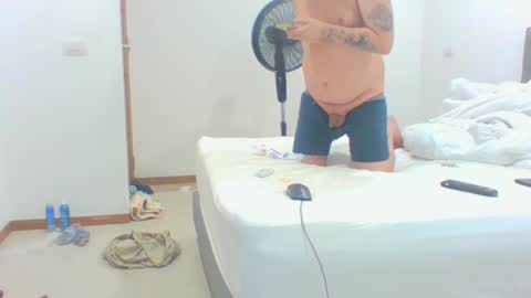 Snapshot of vergagolosa22 chatting on October 31, 4:35 am vergagolosa22 online show from October 31, 4:35 am