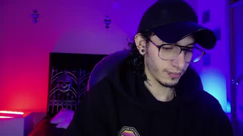 vergil_noir online show from June 18, 3:51 am