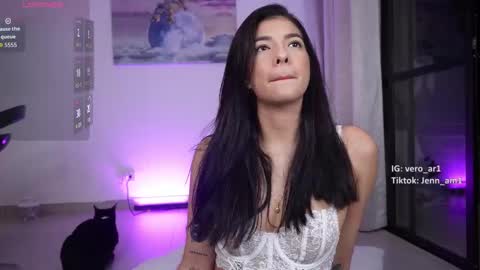 vero_cam online show from November 20, 11:48 pm