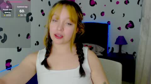 Snapshot of vero_doll12 chatting on May 19, 1:50 pm Verinica online show from May 19, 1:50 pm