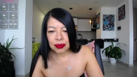 Snapshot of vero_milf chatting on April 5, 5:10 pm vero_milf online show from April 5, 5:10 pm