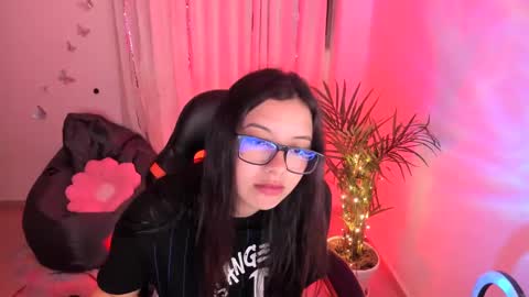 Snapshot of verolake chatting on February 17, 7:31 pm Verolake online show from February 17, 7:31 pm