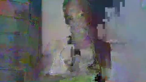 Snapshot of veroline01011999 chatting on April 2, 4:15 pm veroline01011999 online show from April 2, 4:15 pm