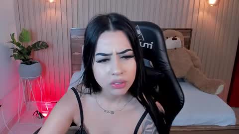 Snapshot of veronica_19_ chatting on January 18, 1:30 am VERONICA online show from January 18, 1:30 am