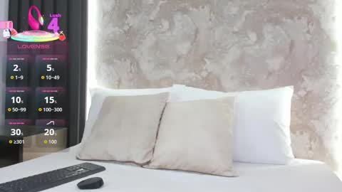 Snapshot of veronica_19_ chatting on September 12, 12:16 pm VERONICA online show from September 12, 12:16 pm