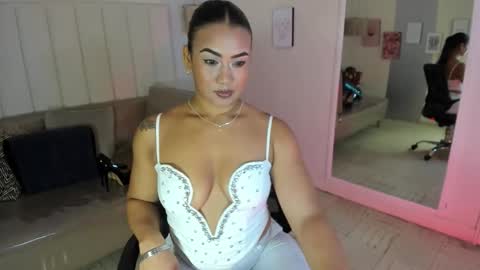 Snapshot of veronica_b07 chatting on April 23, 12:26 pm Veronica3 online show from April 23, 12:26 pm