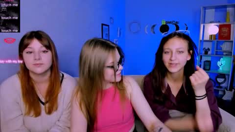 Ronni online show from December 1, 8:36 pm