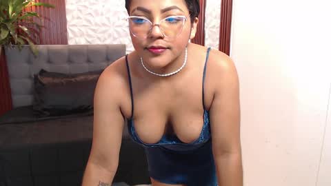 Snapshot of veronica_em1 chatting on April 10, 2:44 pm VERONICA online show from April 10, 2:44 pm