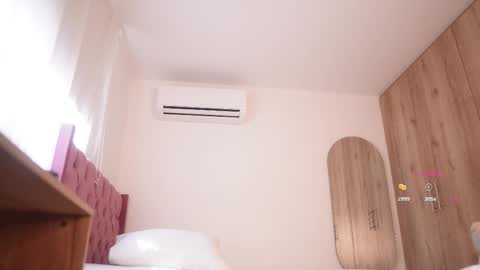 Snapshot of veronica_mendez1 chatting on March 3, 2:56 pm Veronica online show from March 3, 2:56 pm