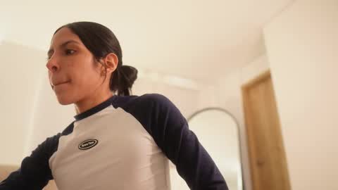 Snapshot of veronica_mendez1 chatting on March 26, 2:00 pm Veronica online show from March 26, 2:00 pm