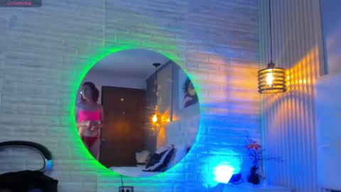 Vero online show from December 17, 8:43 pm