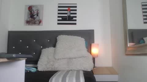 Snapshot of veronica_santanaa chatting on February 18, 4:25 pm Veronica online show from February 18, 4:25 pm