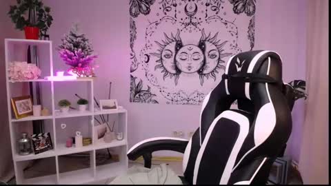 VERONICA online show from February 13, 3:35 pm