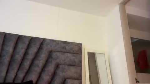 Miss Veronica dussan  Tw Veronicasm     IG Ashveronica  online show from February 6, 12:22 am