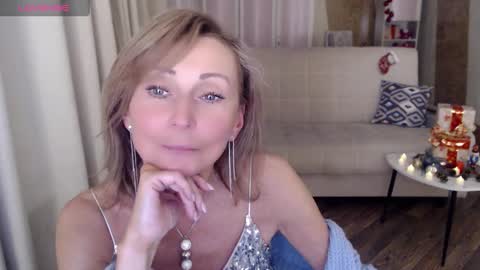 Helen online show from December 17, 11:06 am