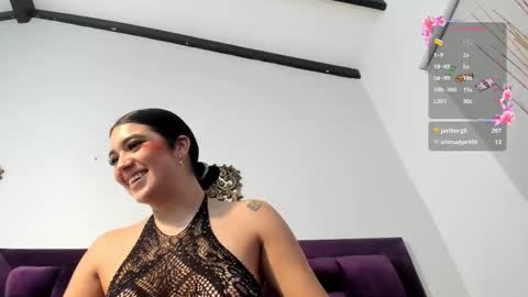 Snapshot of veronicagilss chatting on February 23, 9:33 am Veronica Gills online show from February 23, 9:33 am
