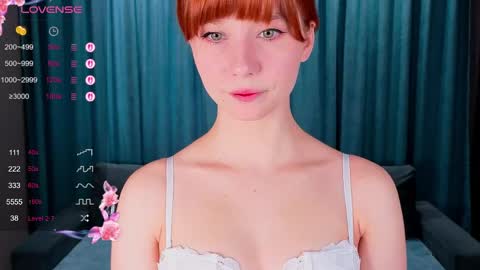 Snapshot of veronicaholmes_ chatting on April 13, 7:25 am Maria online show from April 13, 7:25 am