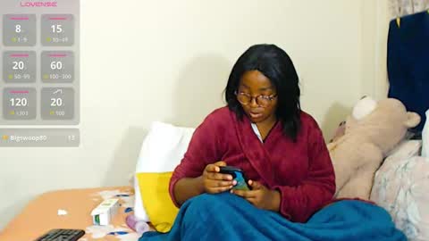 Snapshot of veronicarod1 chatting on April 16, 12:33 am veronicarod1 online show from April 16, 12:33 am