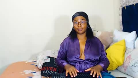 Snapshot of veronicarod1 chatting on April 21, 1:42 am veronicarod1 online show from April 21, 1:42 am