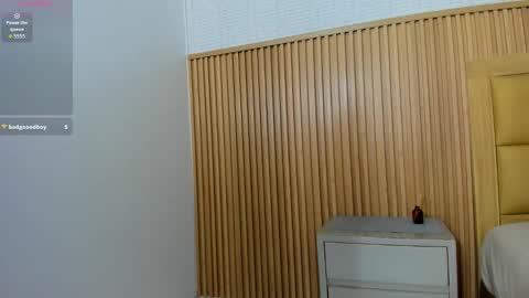 Veronica online show from November 8, 1:33 pm