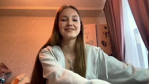 Snapshot of veronikamaresh chatting on April 7, 11:21 am Isabella Moretti online show from April 7, 11:21 am