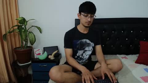 versatileguuy online show from March 4, 1:55 am