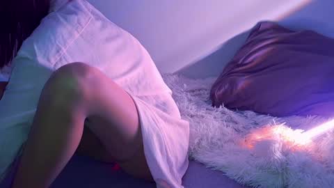 very_satrange_things online show from May 15, 10:50 pm