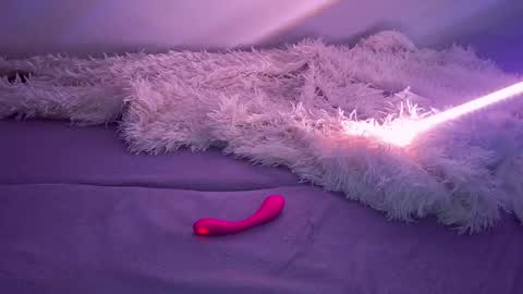 very_satrange_things online show from May 17, 10:50 pm
