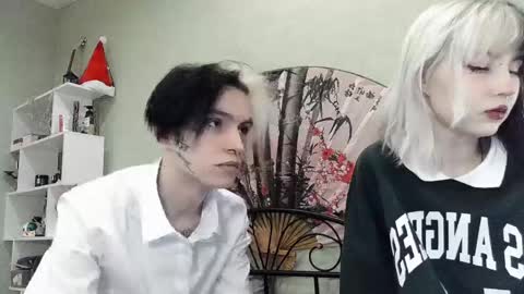 Snapshot of veryraretwins chatting on January 2, 6:34 pm veryraretwins online show from January 2, 6:34 pm