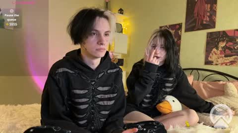Snapshot of veryraretwins chatting on March 12, 9:35 pm veryraretwins online show from March 12, 9:35 pm
