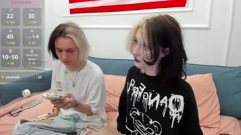 veryraretwins online show from May 14, 8:48 pm