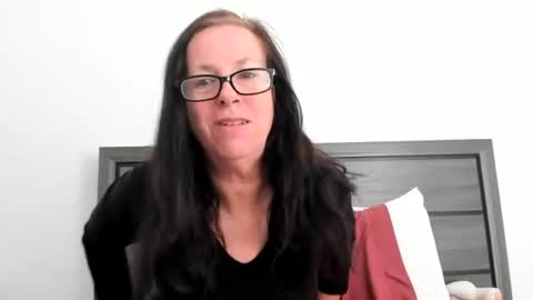 Snapshot of verysassypeachgoddess chatting on December 18, 3:40 pm verysassypeachgoddess online show from December 18, 3:40 pm