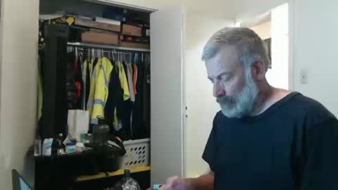 hairy man online show from October 16, 12:00 am