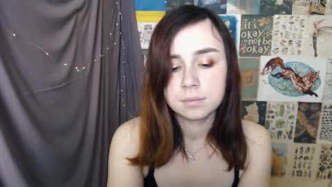 veryveryvery_shy online show from December 7, 9:39 am