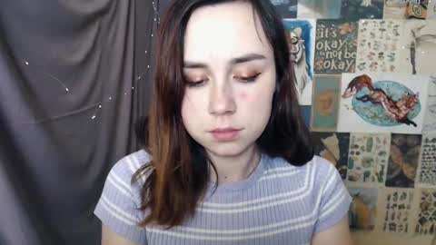 veryveryvery_shy online show from December 15, 3:13 am