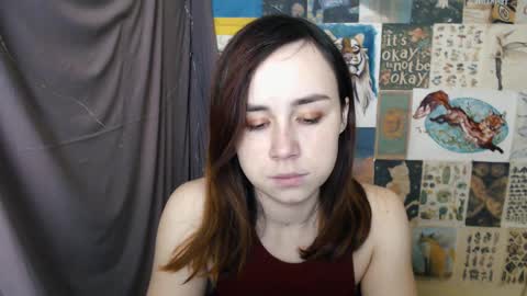 veryveryvery_shy online show from December 17, 6:45 am