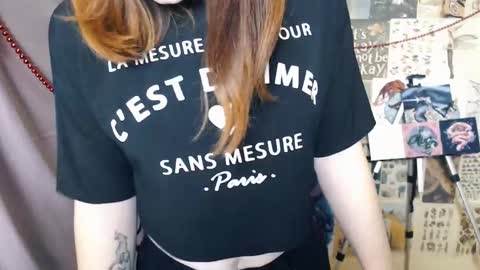 veryveryvery_shy online show from December 23, 6:44 am