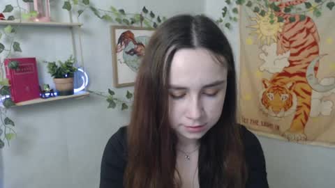 Snapshot of veryveryvery_shy chatting on April 4, 5:27 am veryveryvery_shy online show from April 4, 5:27 am