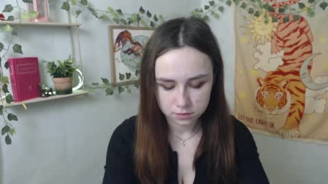 Snapshot of veryveryvery_shy chatting on April 7, 5:41 am veryveryvery_shy online show from April 7, 5:41 am