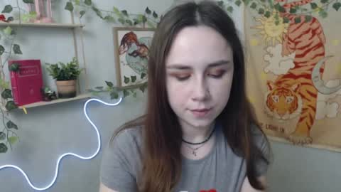 Snapshot of veryveryvery_shy chatting on April 11, 5:34 am veryveryvery_shy online show from April 11, 5:34 am
