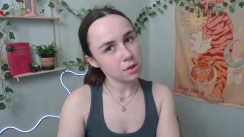 Snapshot of veryveryvery_shy chatting on April 16, 5:47 pm veryveryvery_shy online show from April 16, 5:47 pm