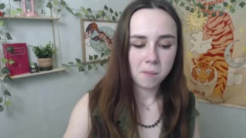Snapshot of veryveryvery_shy chatting on April 22, 5:47 pm veryveryvery_shy online show from April 22, 5:47 pm