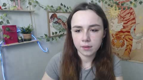 Snapshot of veryveryvery_shy chatting on April 26, 5:16 am veryveryvery_shy online show from April 26, 5:16 am