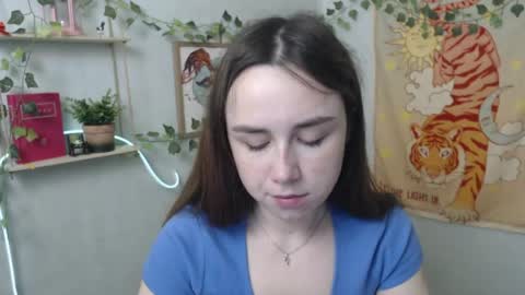 Snapshot of veryveryvery_shy chatting on April 28, 5:34 am veryveryvery_shy online show from April 28, 5:34 am