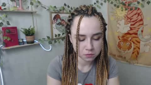 Snapshot of veryveryvery_shy chatting on May 5, 5:26 am veryveryvery_shy online show from May 5, 5:26 am