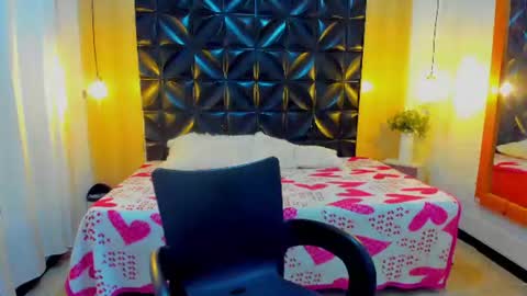 Snapshot of veyra_sereny chatting on August 3, 10:57 pm Vanesaa online show from August 3, 10:57 pm