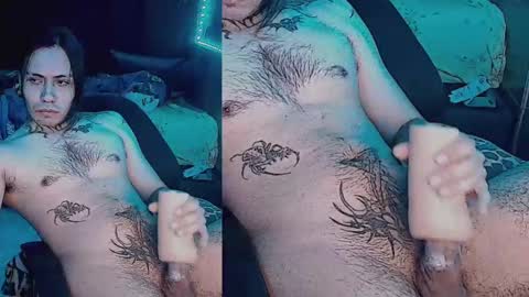 Snapshot of vhyxxxxen chatting on December 6, 7:10 am vhyxxxxen online show from December 6, 7:10 am