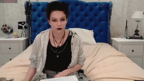 Snapshot of via_mayer chatting on May 3, 9:21 pm Via online show from May 3, 9:21 pm